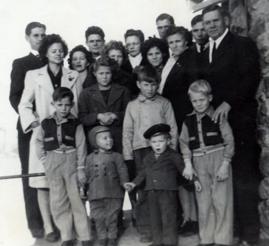 The Logan & Mary Hatch Brimhall Family & Grandchildren 1946 in Taylor, Arizona